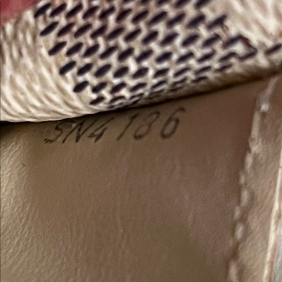 SOLD on FB - Louis Vuitton Sarah wallet - Picture 3 of 13